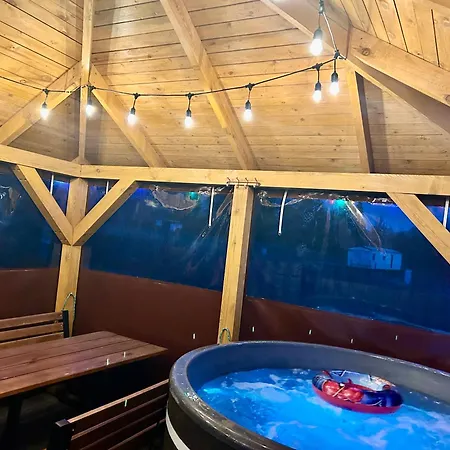 Western House Fuleda Z Goraca Balia I Kominkiem